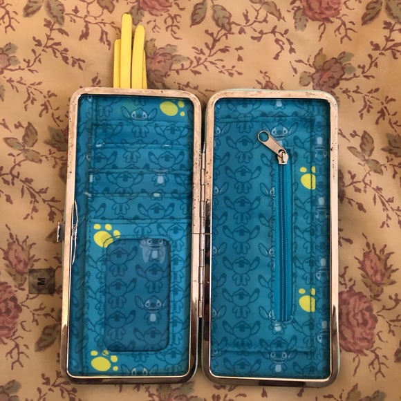 Disney Lilo and Stitch scrump hard shell wallet - Picture 2 of 2
